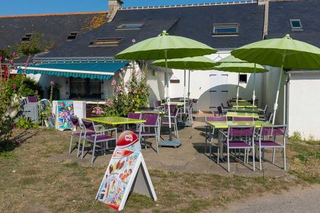 Illustration : Terrasse de la créperie d'hoedic